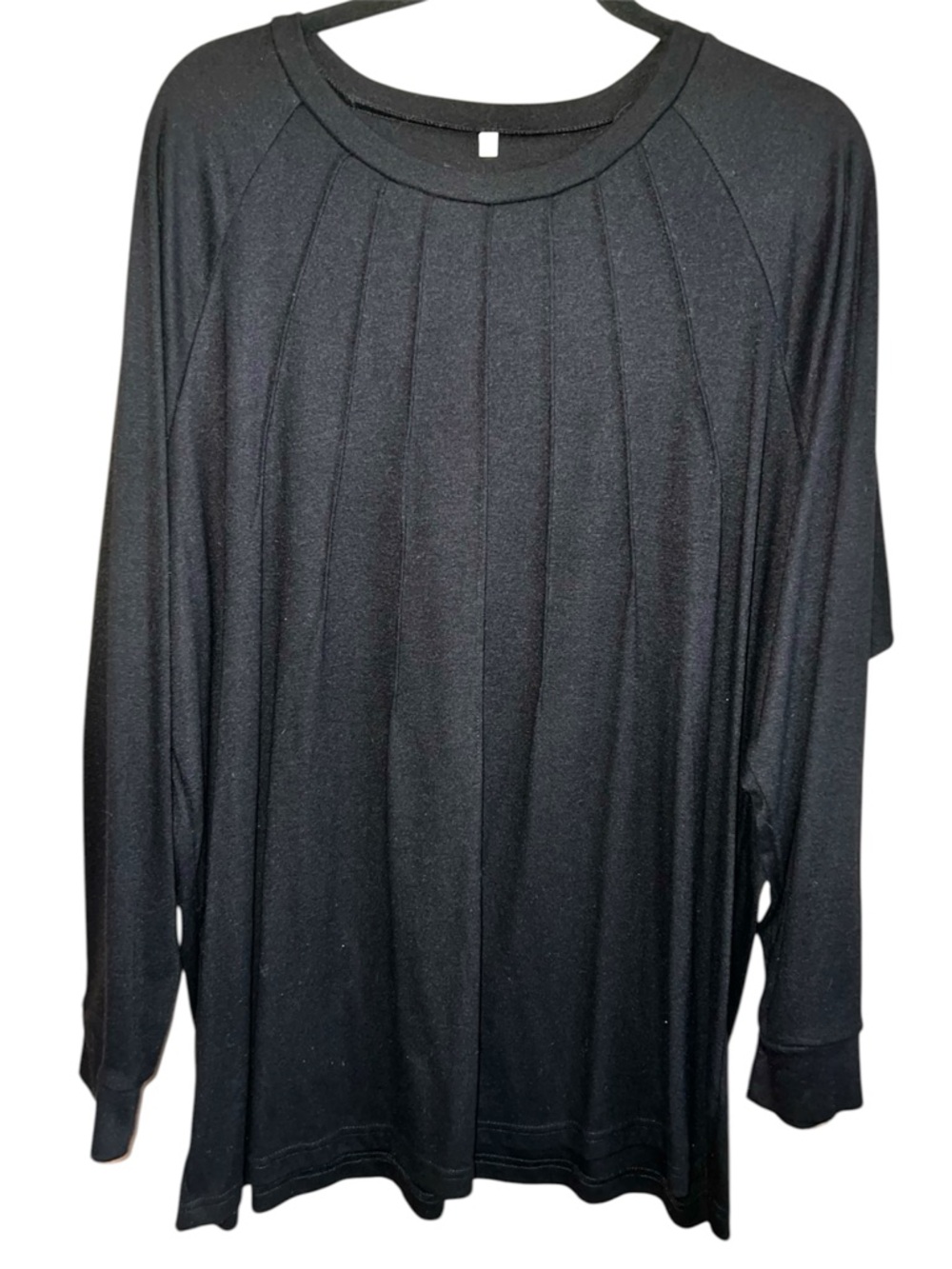 BLACK LONG SLEEVE CREW NECK TOP
